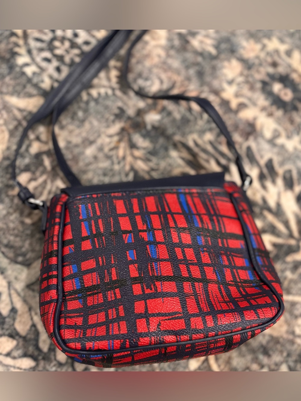 Vera Bradley Plaid Faux Leather Crossbody Purse Like New - Picture 4 of 4